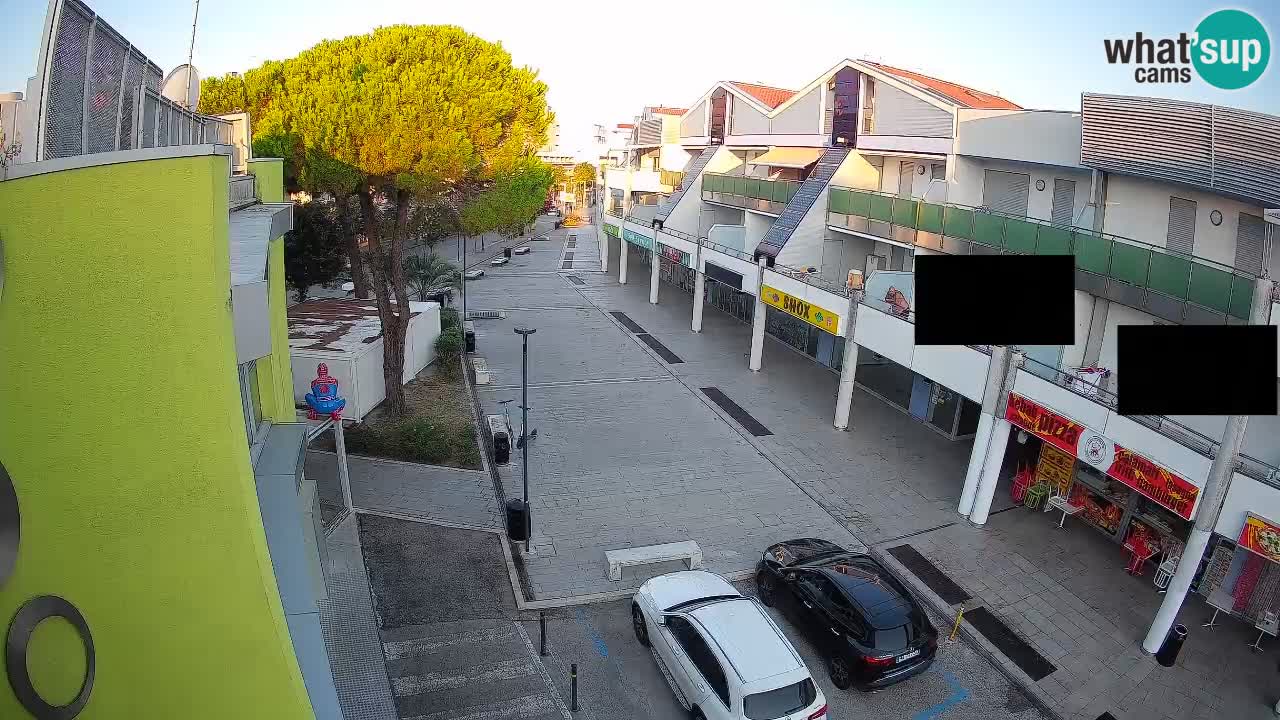 Bibione Shopping Street Webcam – Live View