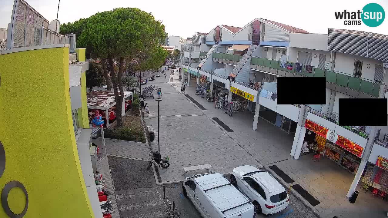 Bibione Shopping Street Webcam – Live View