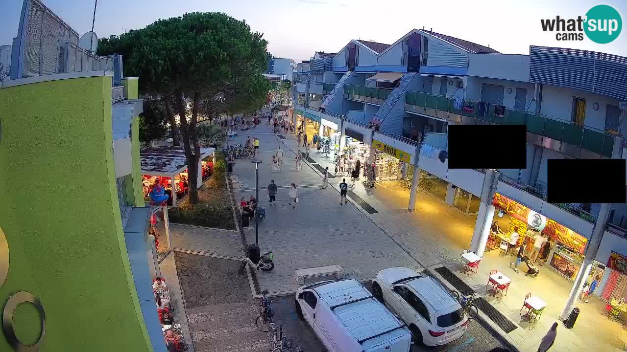 Bibione Shopping Street Webcam – Live View