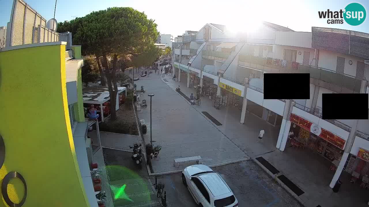 Bibione Shopping Street Webcam – Live View