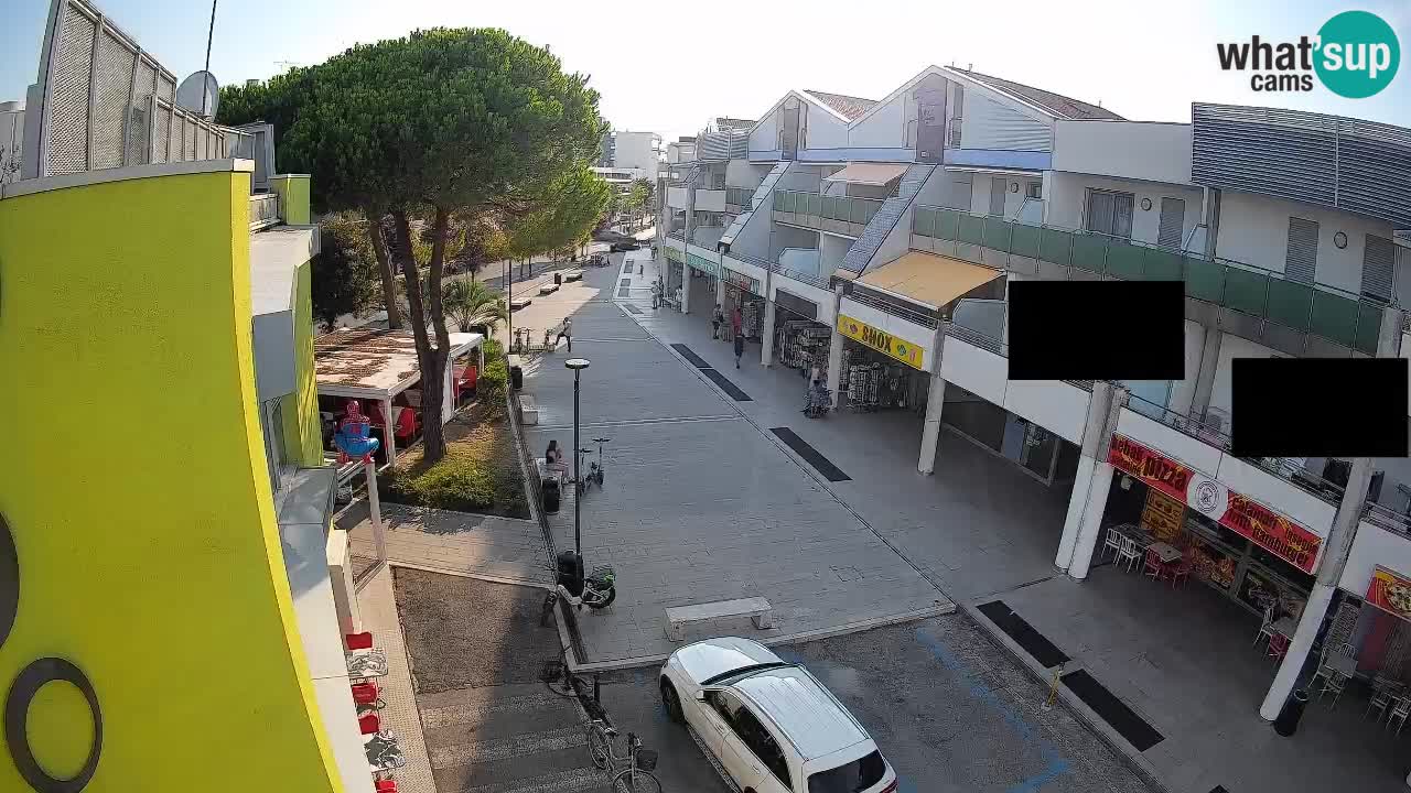 Bibione Shopping Street Webcam – Live View