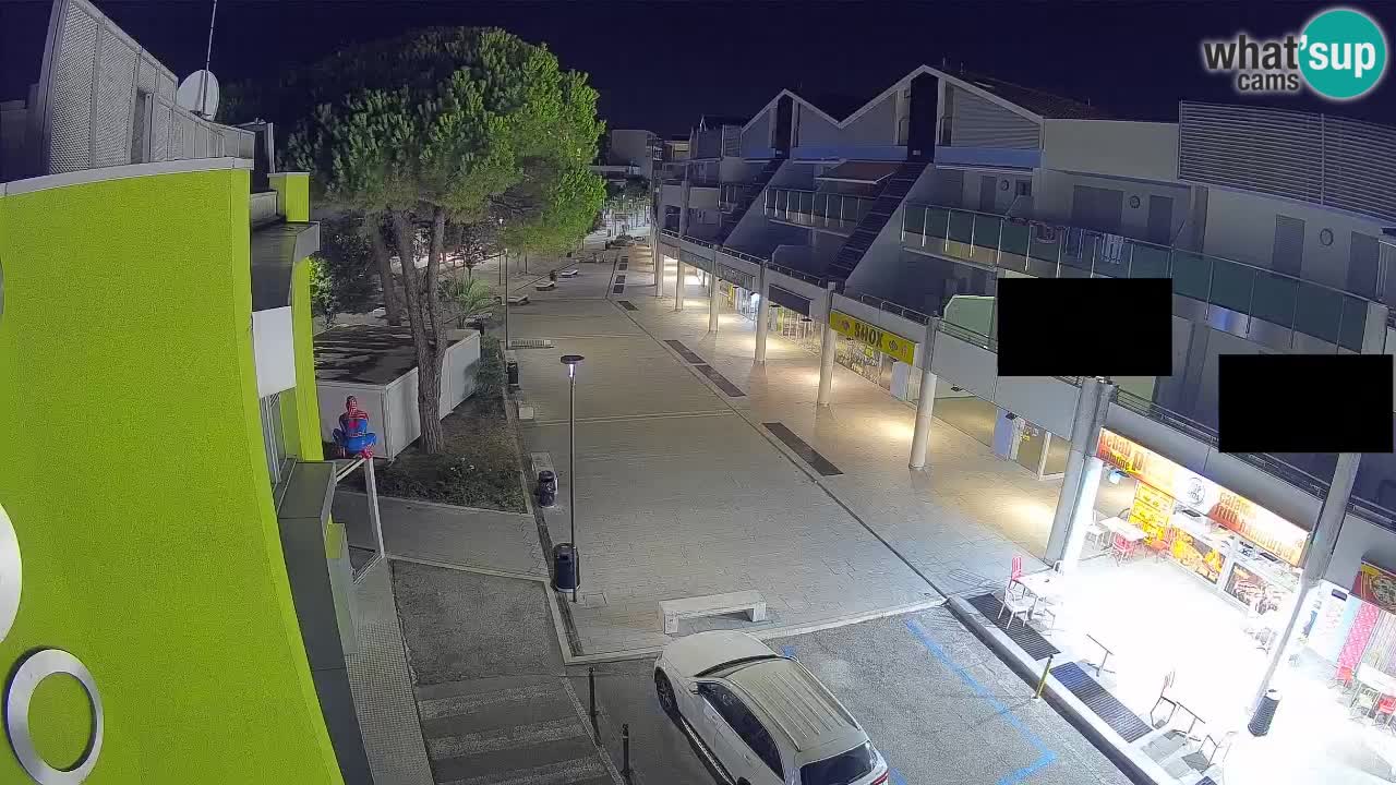 Spletna kamera Bibione Nakupovalna ulica – v živo
