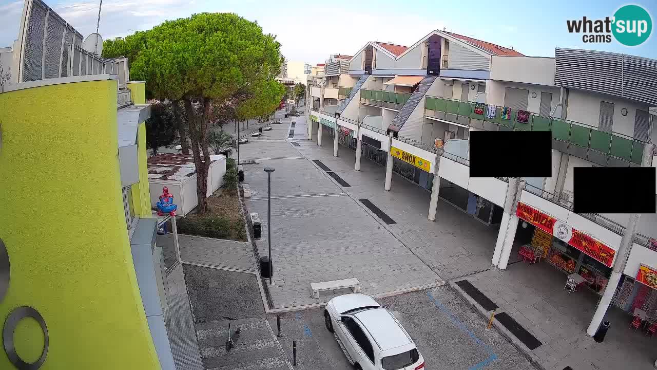Bibione Shopping Street Webcam – Live View