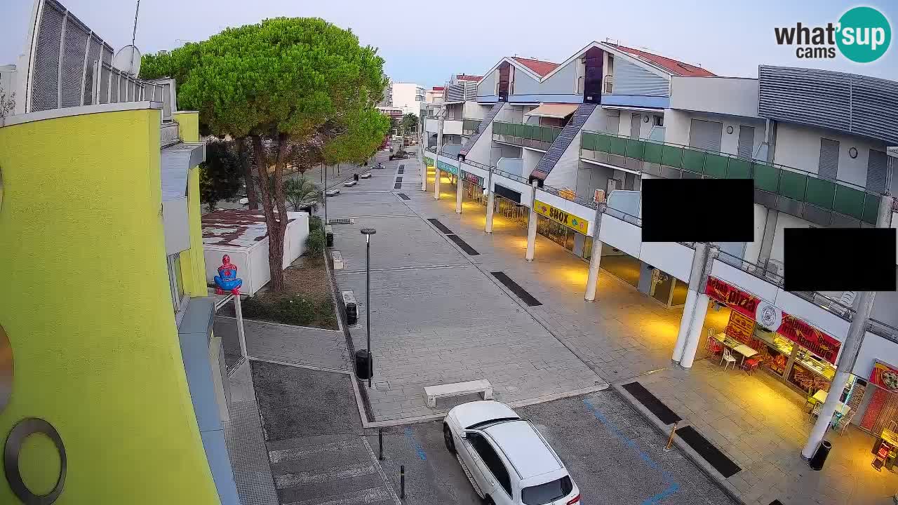 Bibione Shopping Street Webcam – Live View