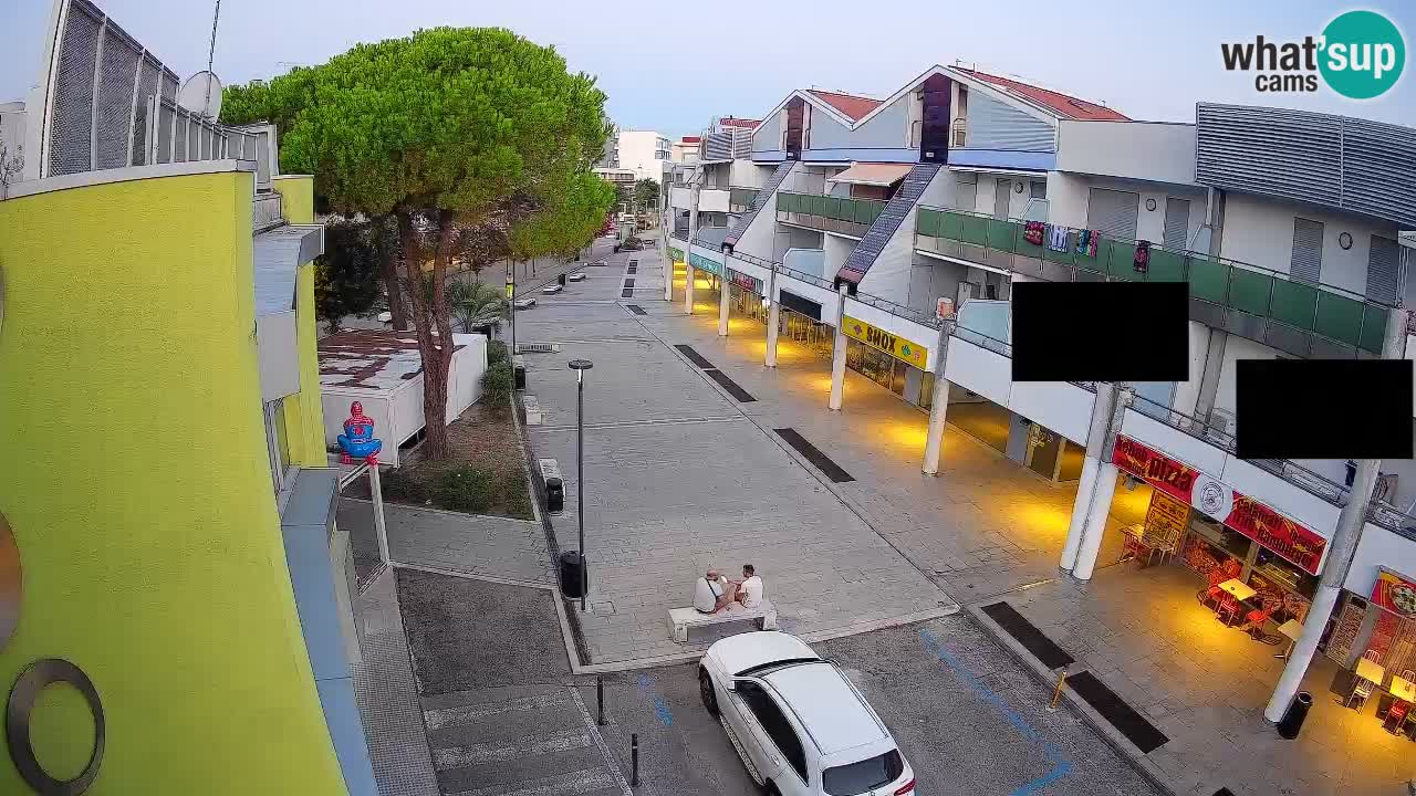 Bibione Shopping Street Webcam – Live View