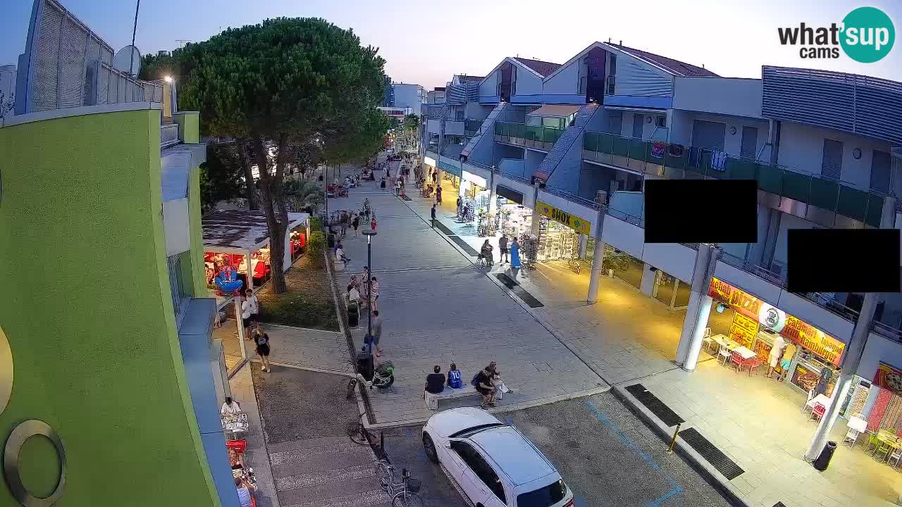 Bibione Shopping Street Webcam – Live View