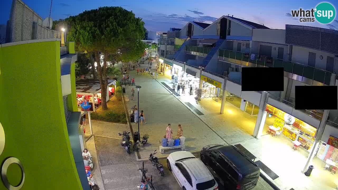 Bibione Shopping Street Webcam – Live View