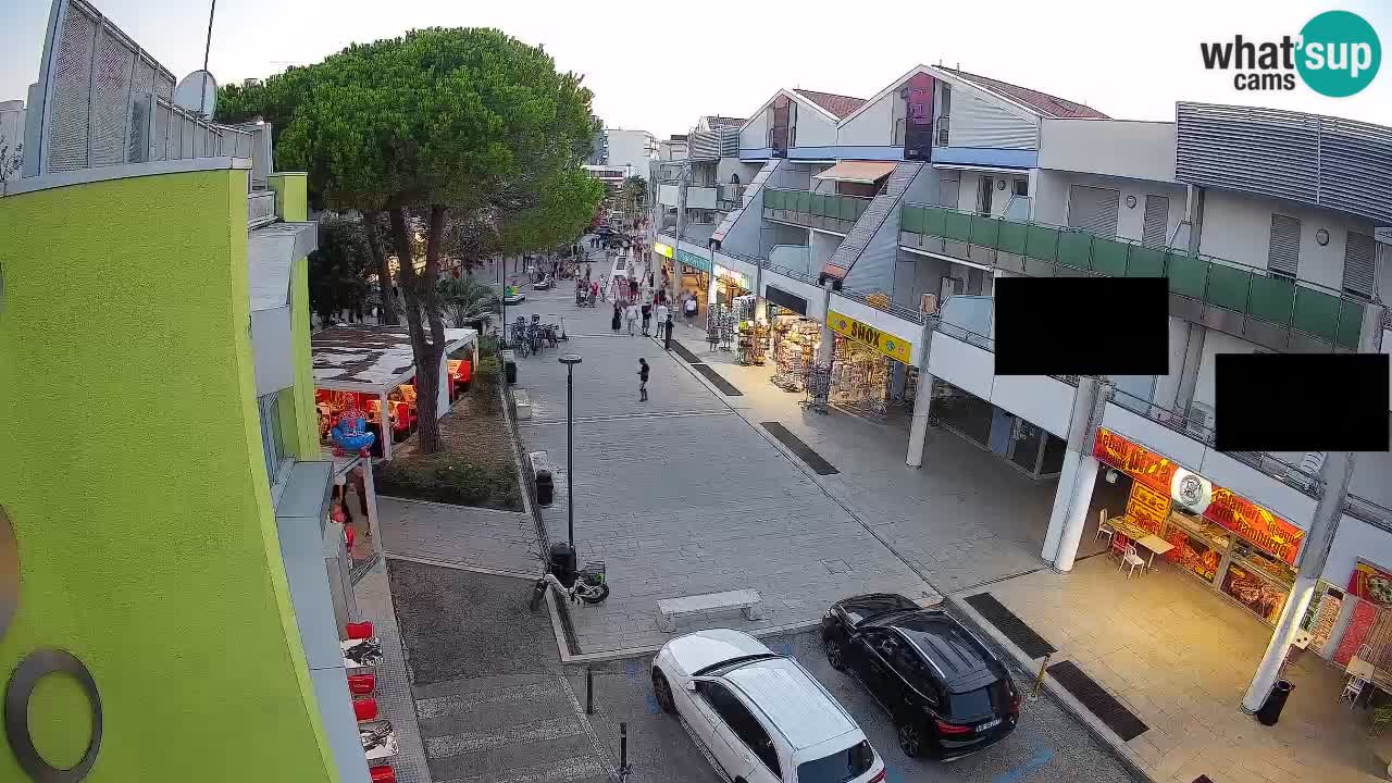 Bibione Shopping Street Webcam – Live View
