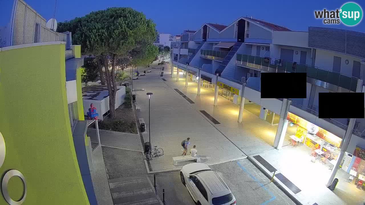 Bibione Shopping Street Webcam – Live View
