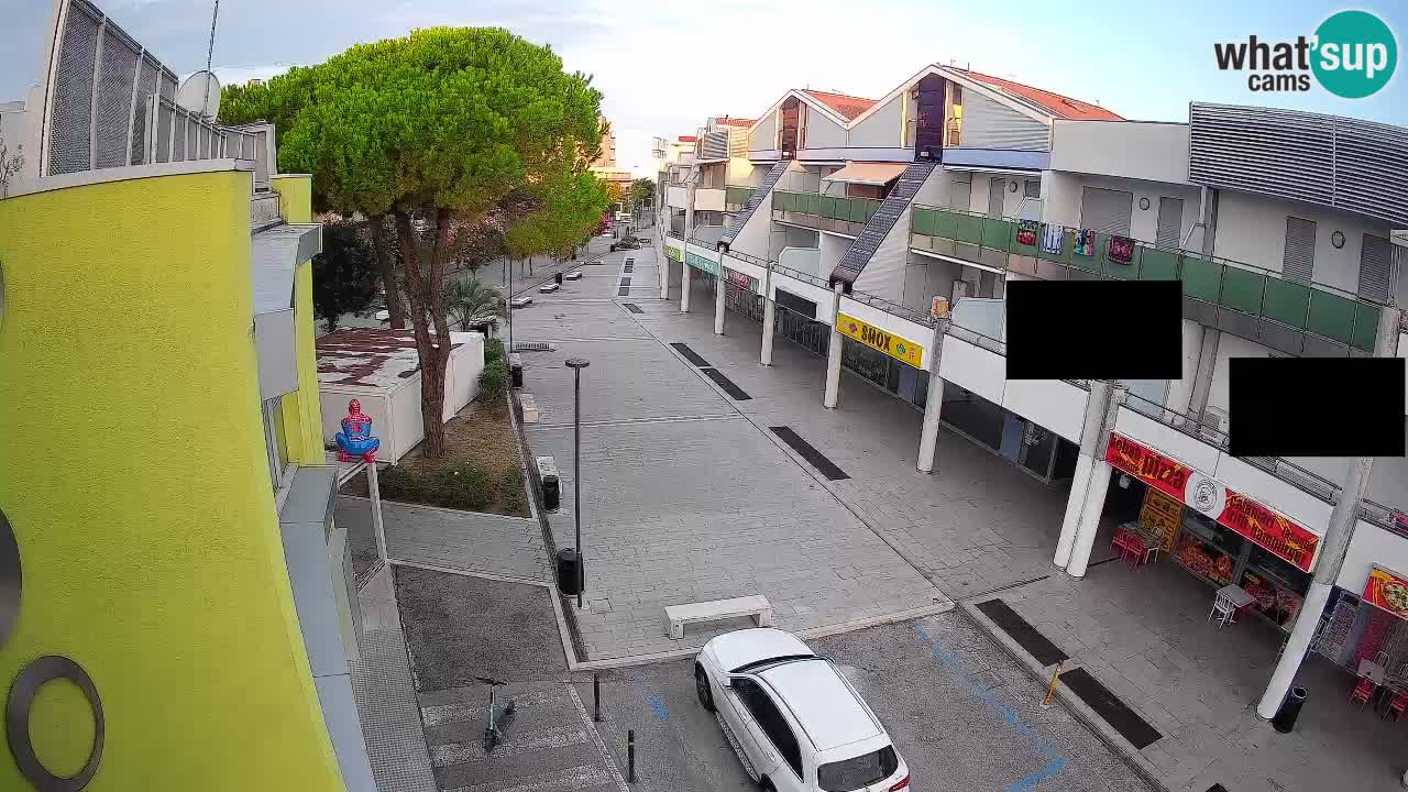 Bibione Shopping Street Webcam – Live View
