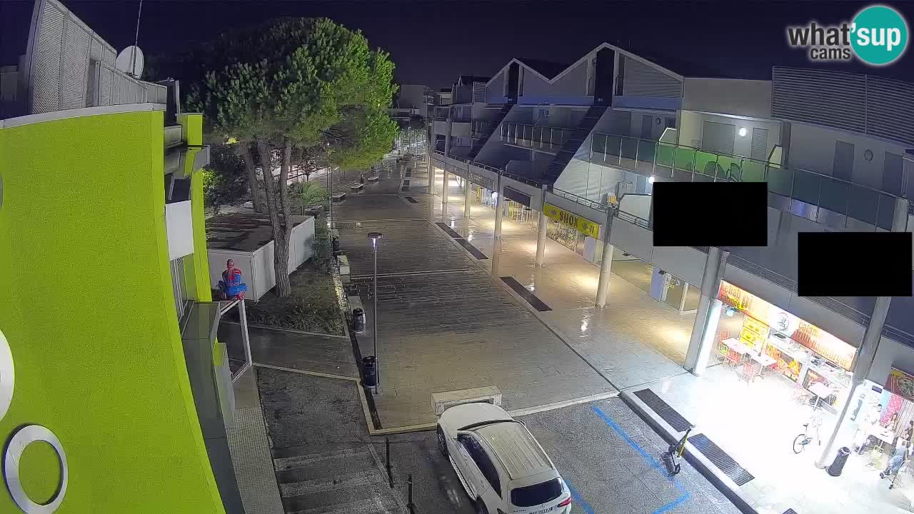 Bibione Shopping Street Webcam – Live View