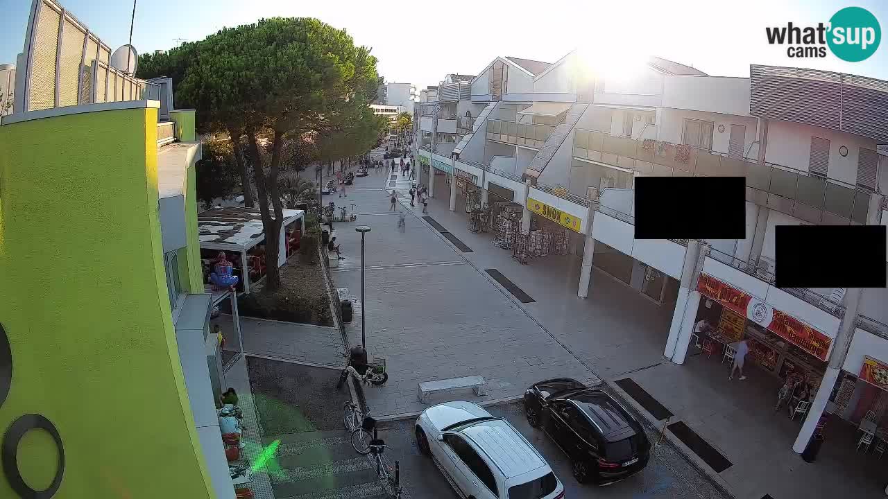 Bibione Shopping Street Webcam – Live View