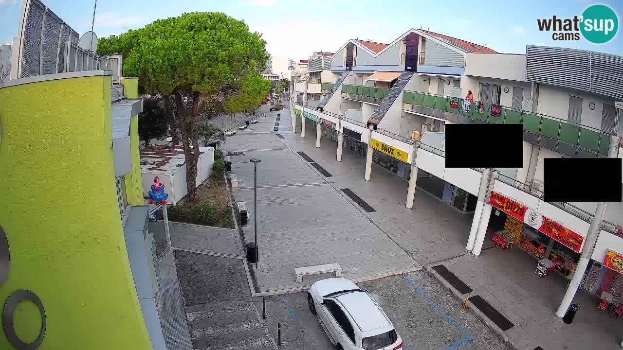 Bibione Shopping Street Webcam – Live View