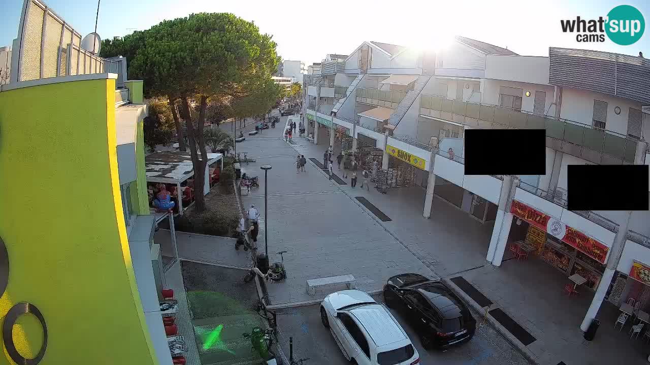 Bibione Shopping Street Webcam – Live View