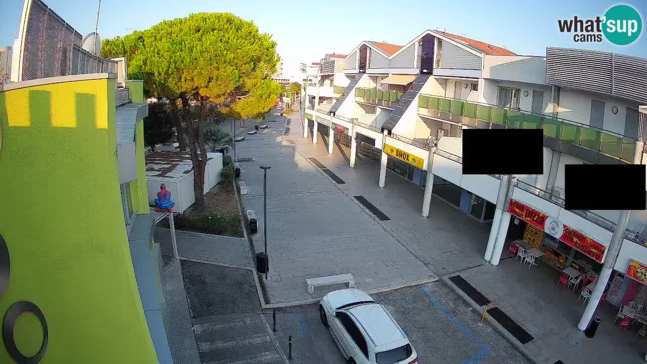 Spletna kamera Bibione Nakupovalna ulica – v živo