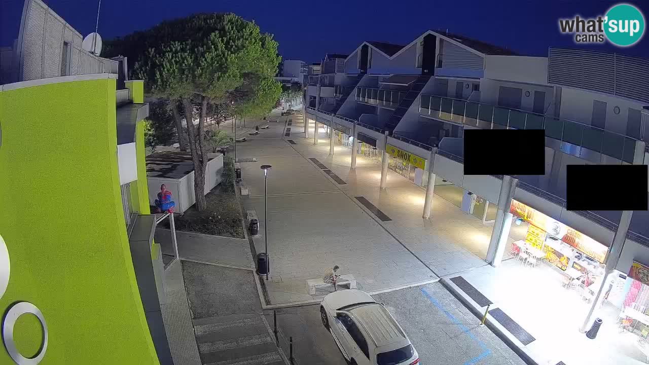 Bibione Shopping Street Webcam – Live View