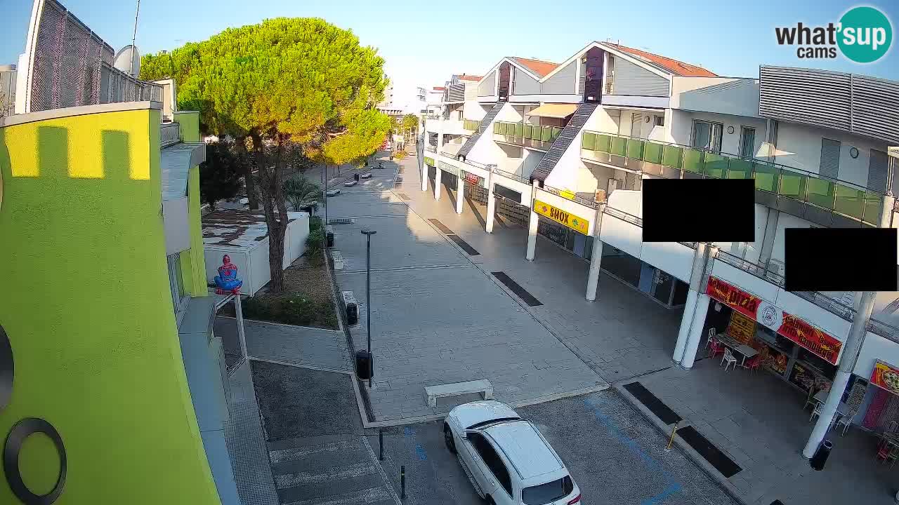 Bibione Shopping Street Webcam – Live View