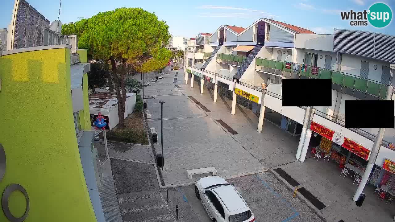 Bibione Shopping Street Webcam – Live View