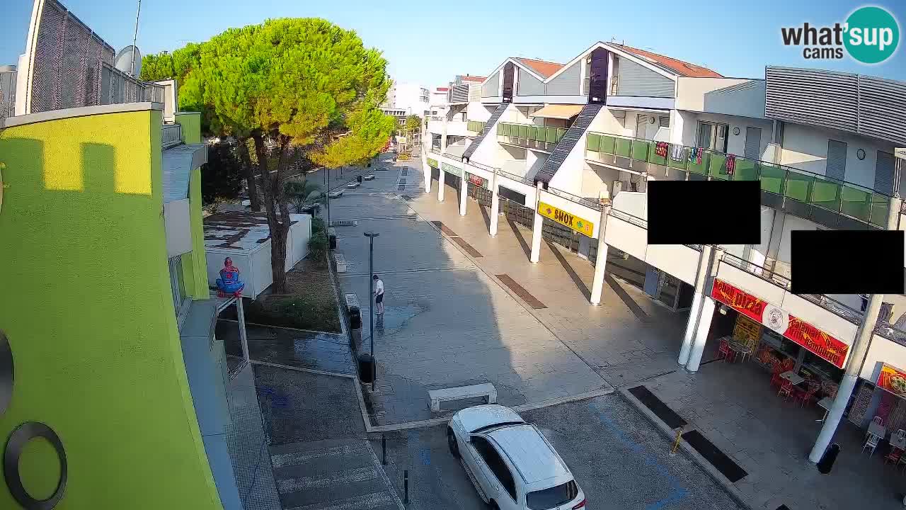 Bibione Shopping Street Webcam – Live View
