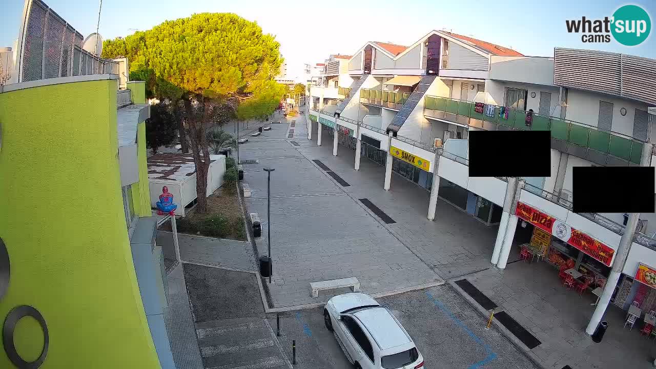 Spletna kamera Bibione Nakupovalna ulica – v živo