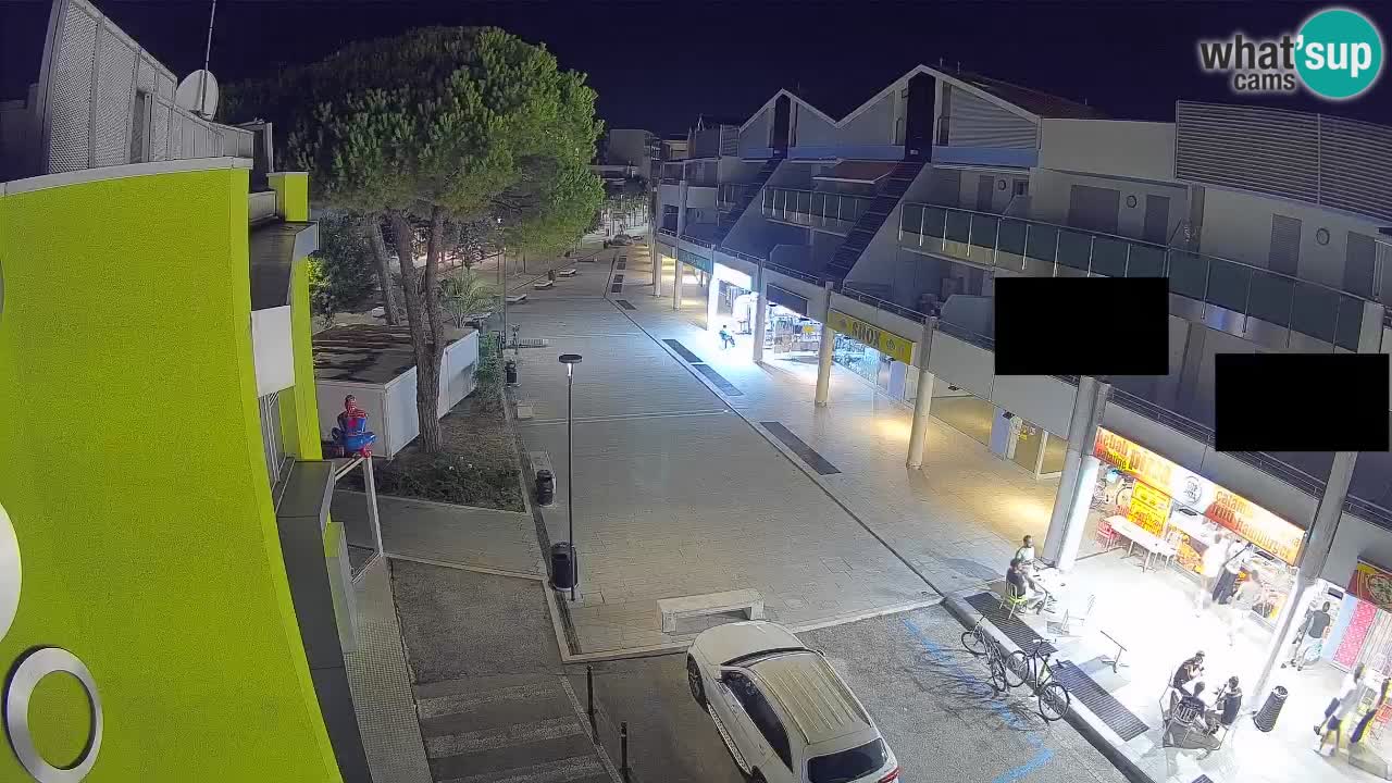Bibione Shopping Street Webcam – Live View