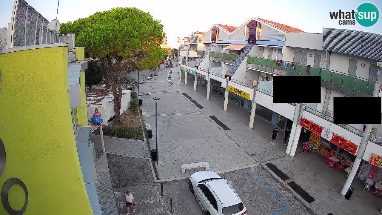 Bibione Shopping Street Webcam – Live View