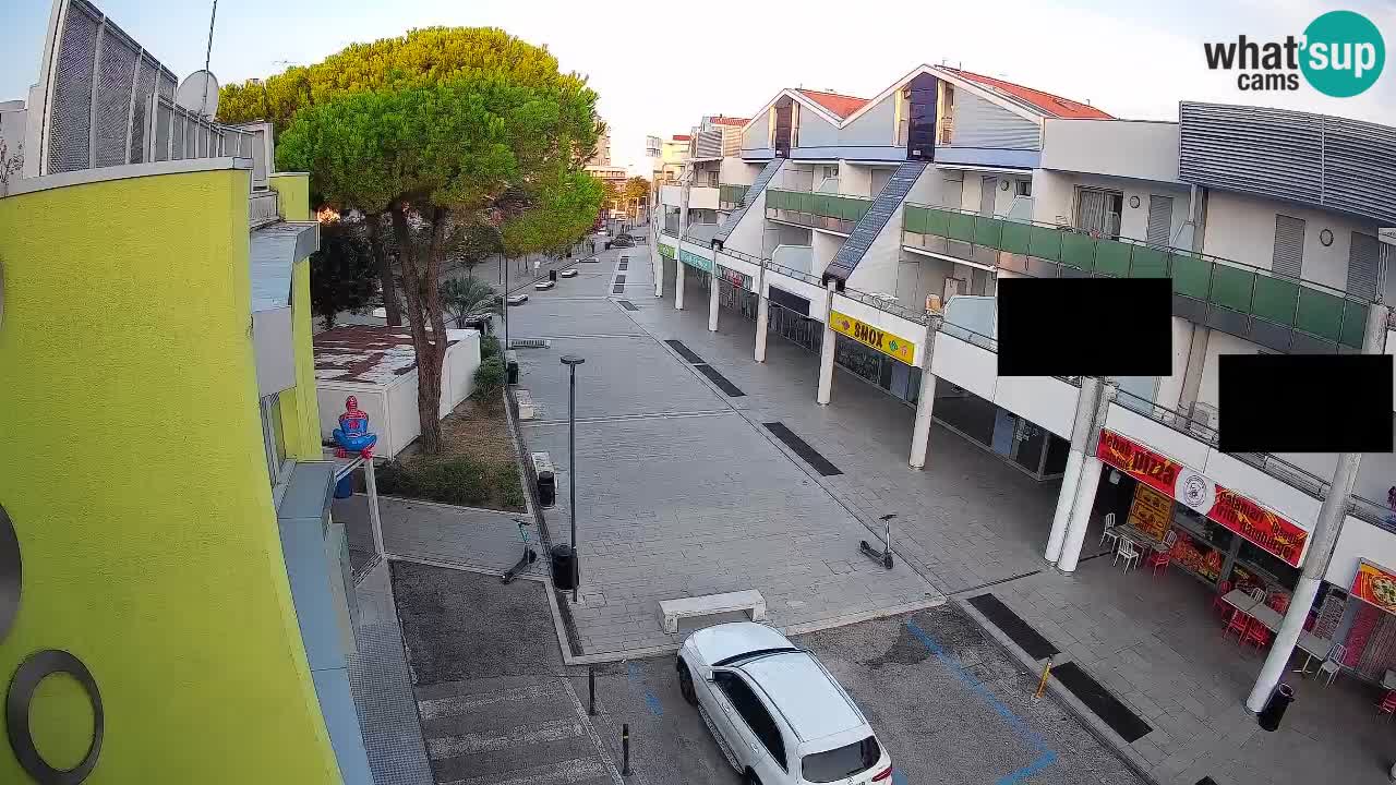 Spletna kamera Bibione Nakupovalna ulica – v živo