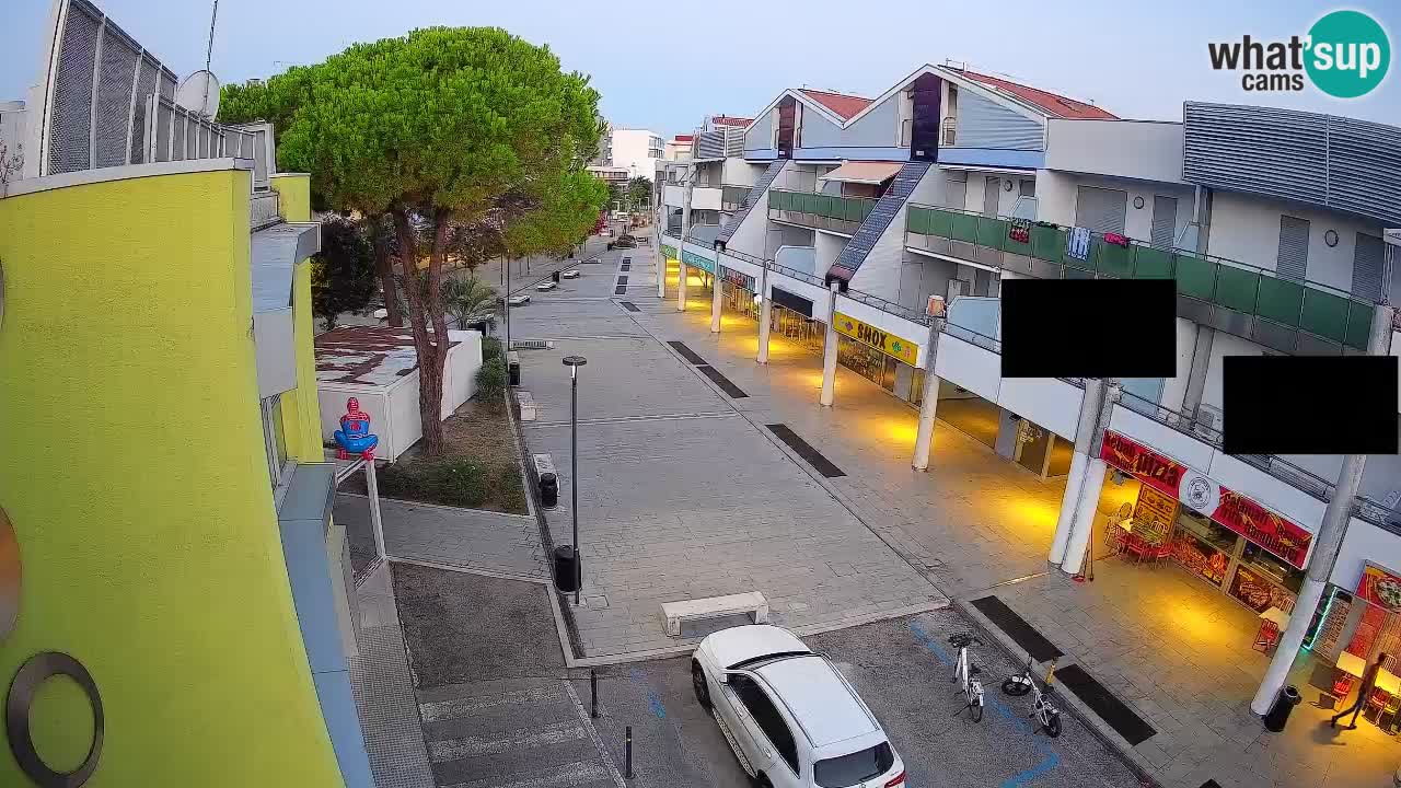 Bibione Shopping Street Webcam – Live View