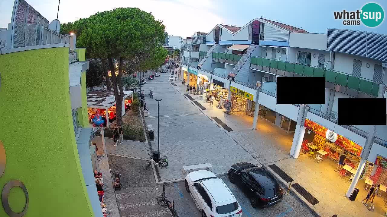 Bibione Shopping Street Webcam – Live View