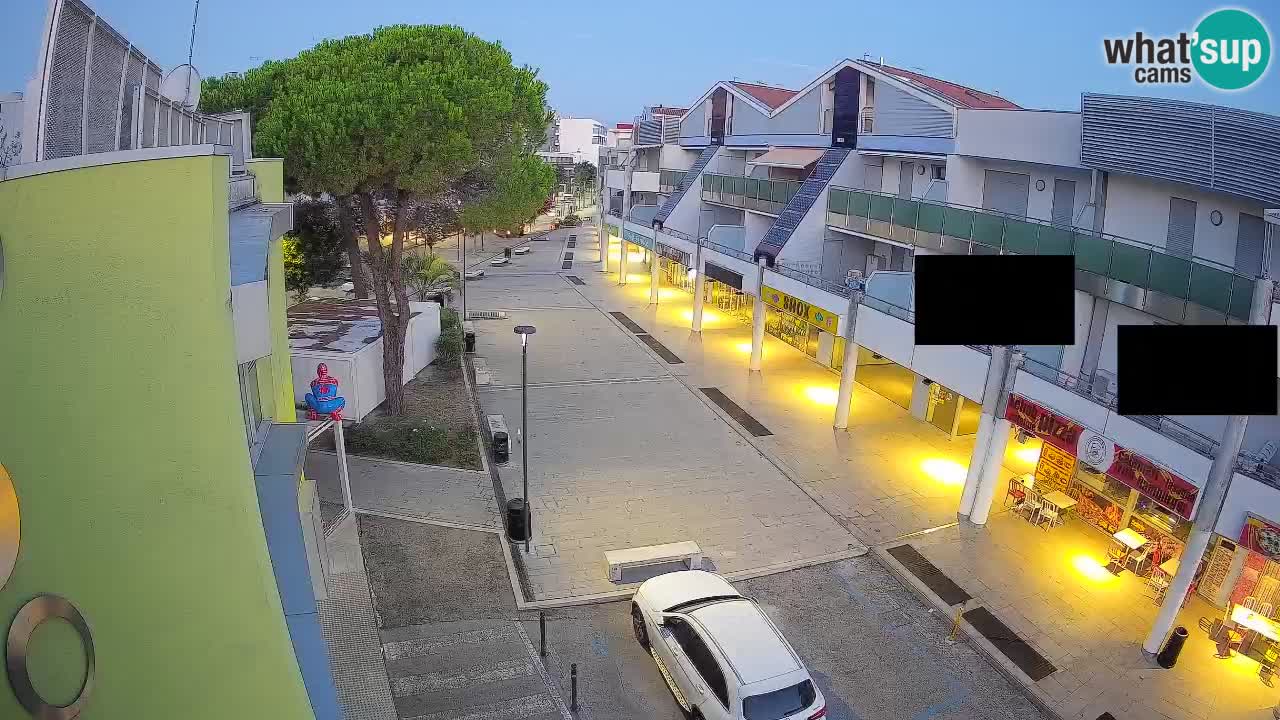 Bibione Shopping Street Webcam – Live View