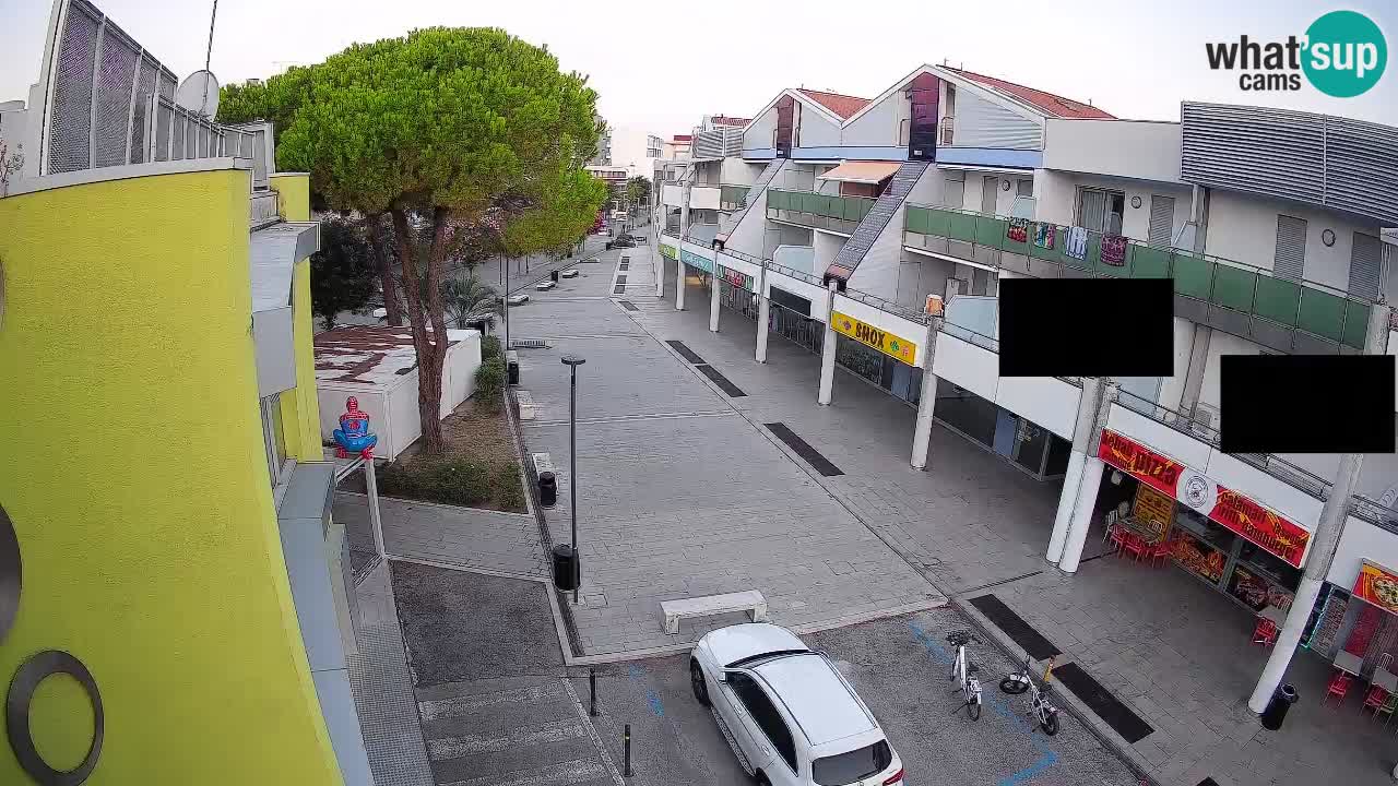 Bibione Shopping Street Webcam – Live View