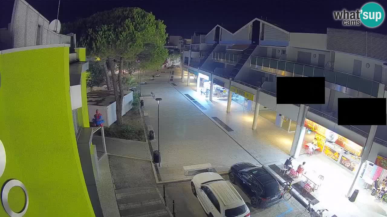 Bibione Shopping Street Webcam – Live View