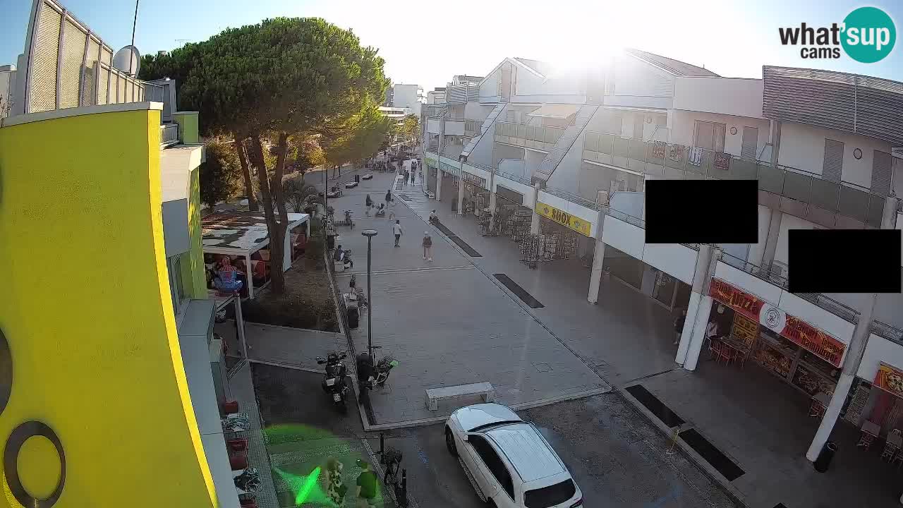 Bibione Shopping Street Webcam – Live View