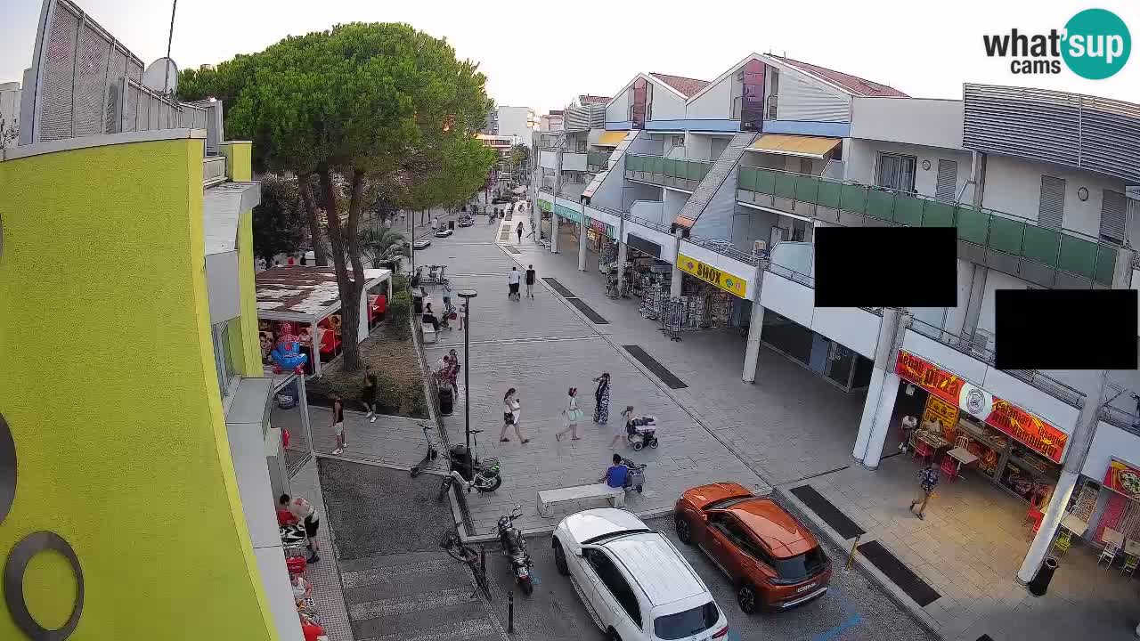 Bibione Shopping Street Webcam – Live View