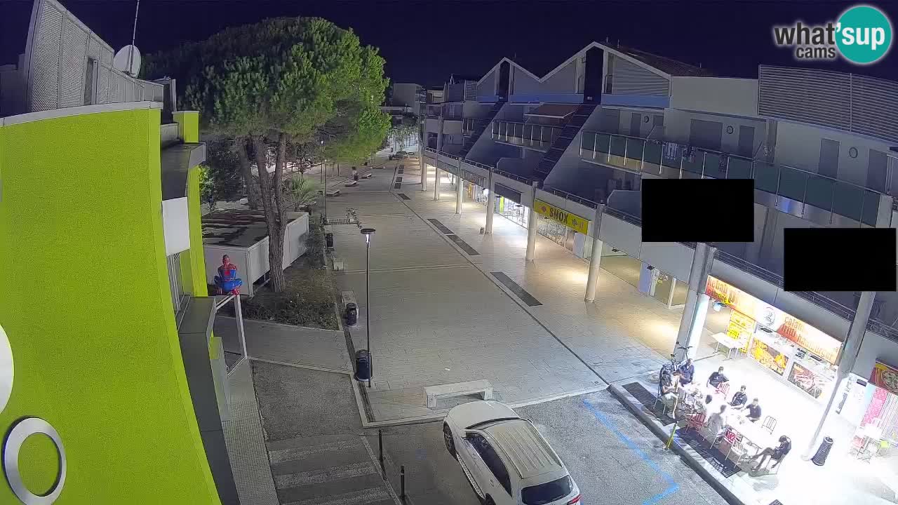 Bibione Shopping Street Webcam – Live View