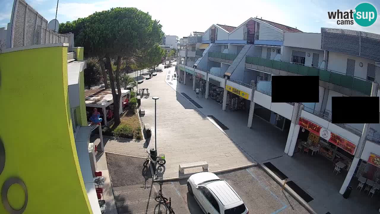 Bibione Shopping Street Webcam – Live View