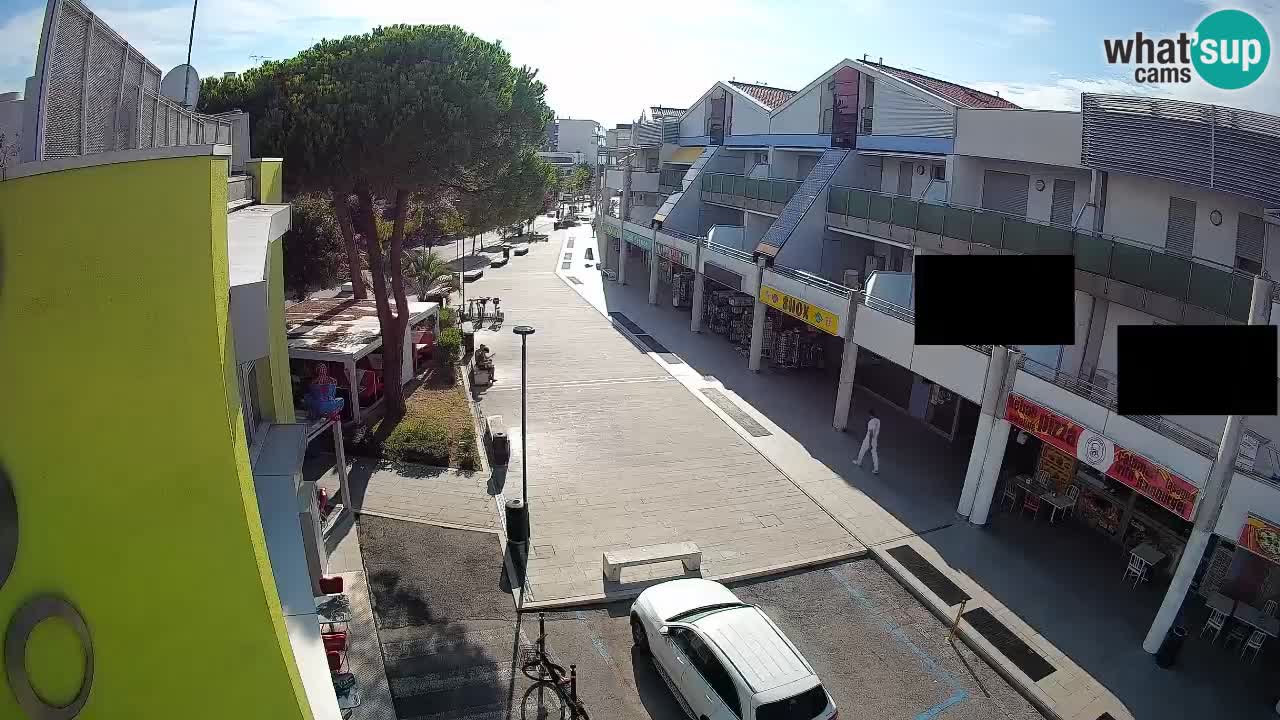 Bibione Shopping Street Webcam – Live View