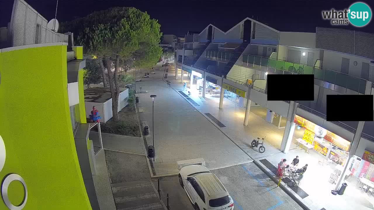 Bibione Shopping Street Webcam – Live View