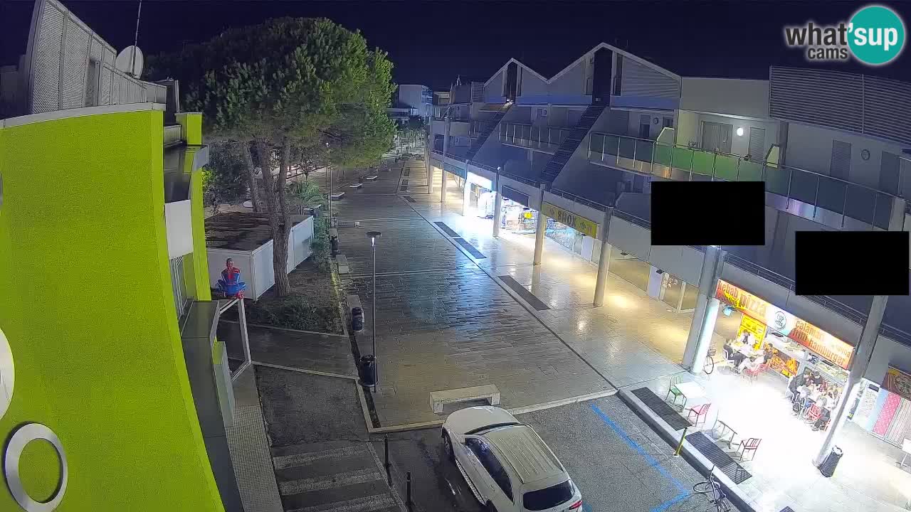 Bibione Shopping Street Webcam – Live View