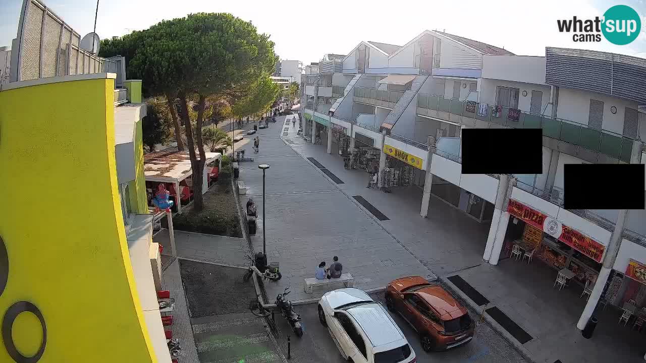 Bibione Shopping Street Webcam – Live View