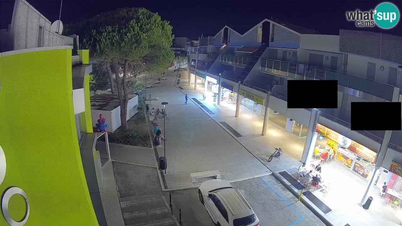 Bibione Shopping Street Webcam – Live View