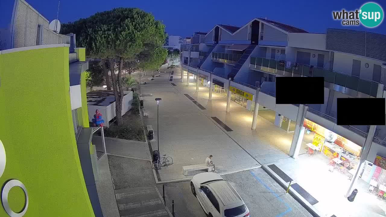 Bibione Shopping Street Webcam – Live View