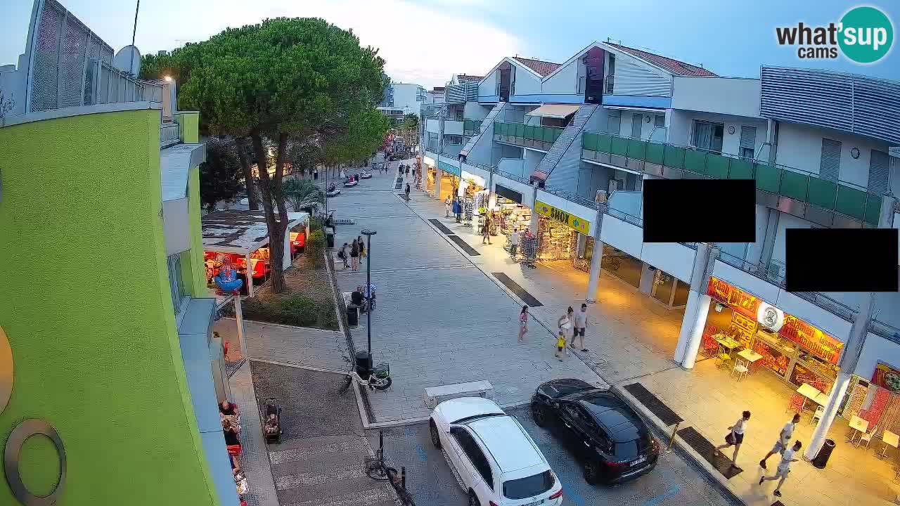Bibione Shopping Street Webcam – Live View