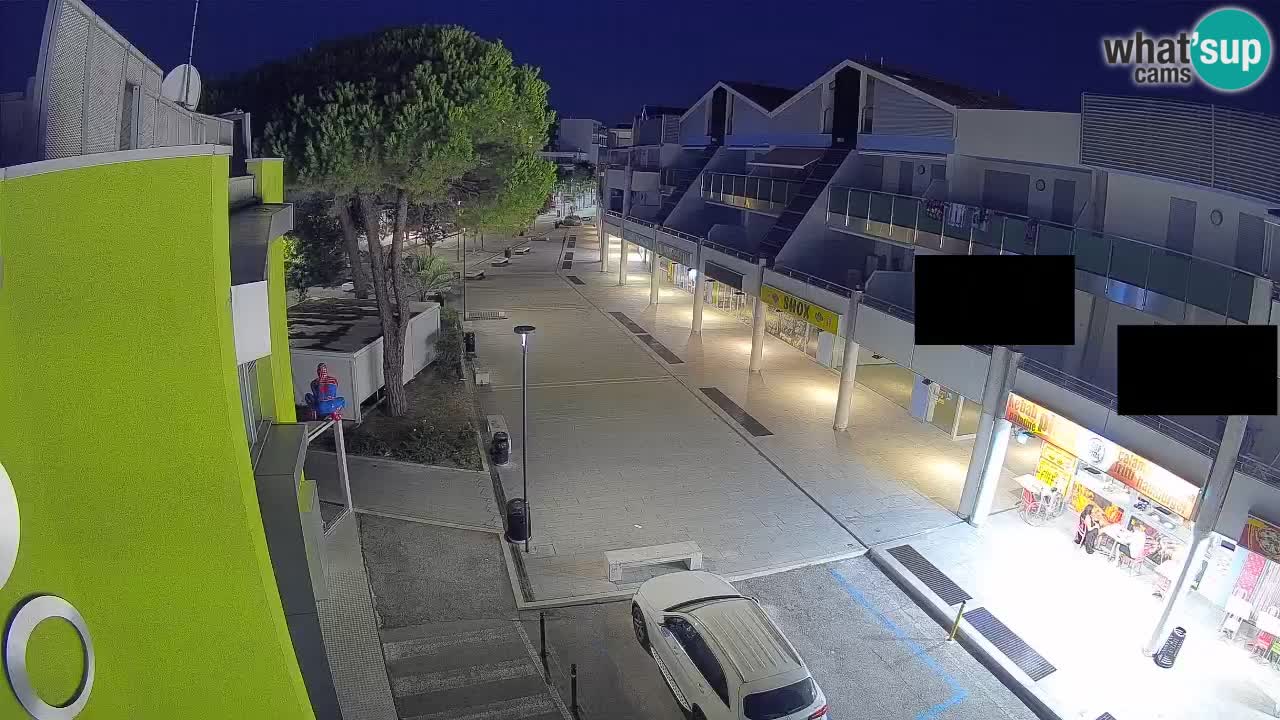 Bibione Shopping Street Webcam – Live View