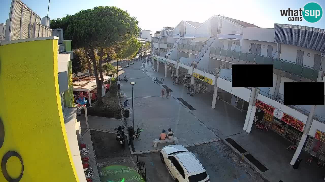 Bibione Shopping Street Webcam – Live View