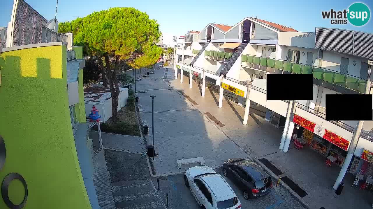 Spletna kamera Bibione Nakupovalna ulica – v živo