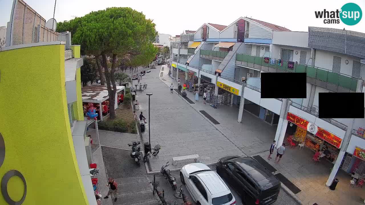 Bibione Shopping Street Webcam – Live View