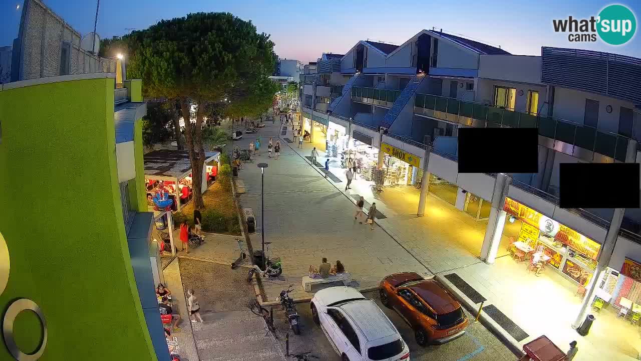 Bibione Shopping Street Webcam – Live View