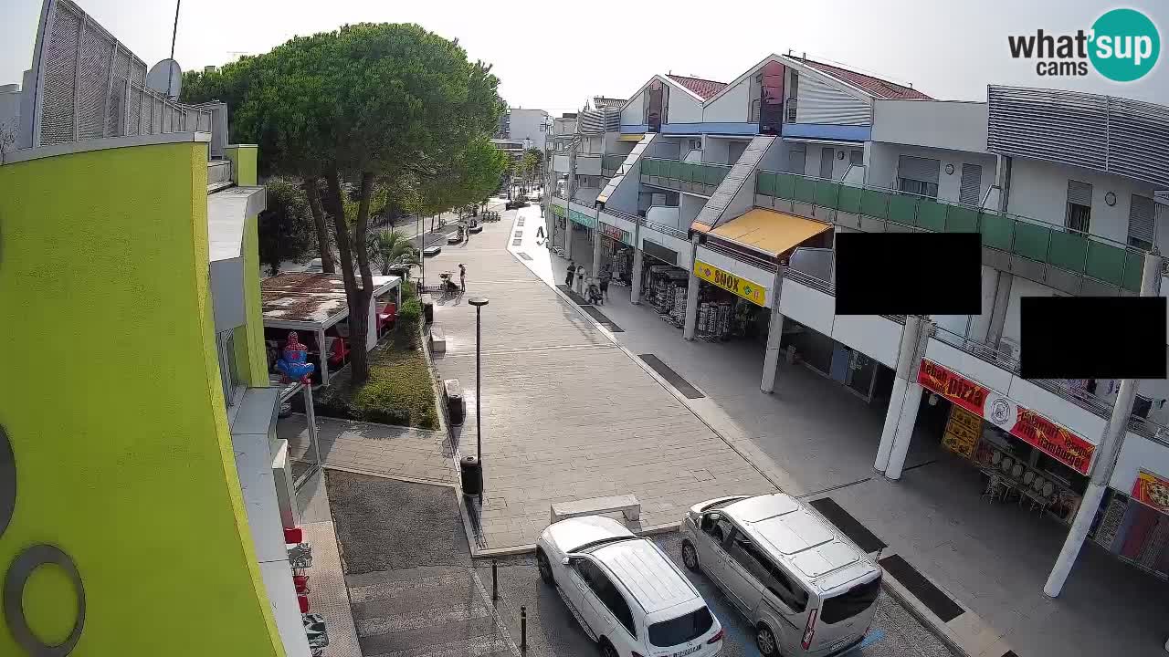 Bibione Shopping Street Webcam – Live View