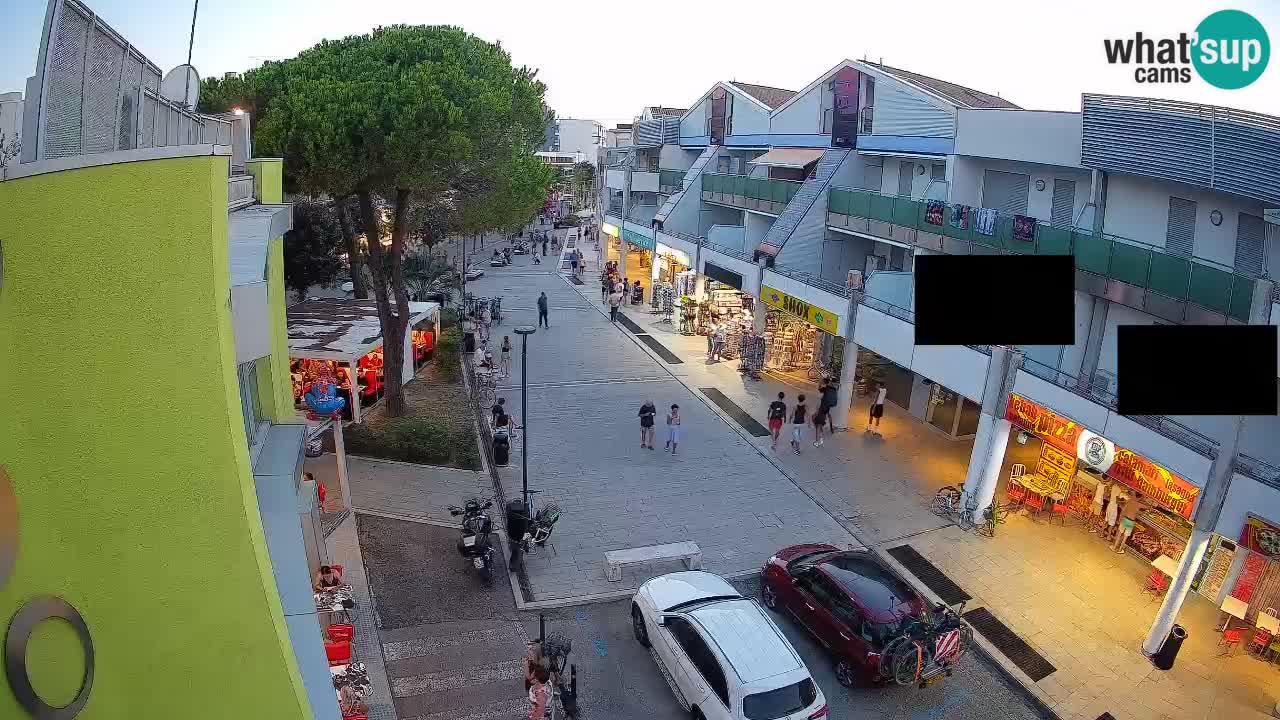 Bibione Shopping Street Webcam – Live View